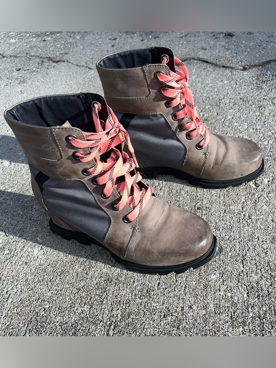 Sorel Shoes - GUC SOREL Women's Joan of Arctic Wedge III Lexie Boots -Beige Leather- Size 8.5